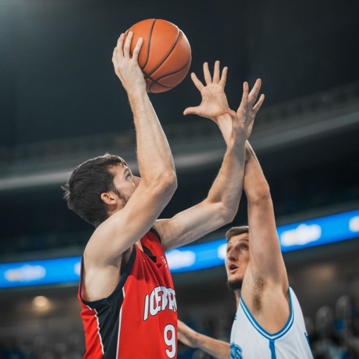 basket ball players